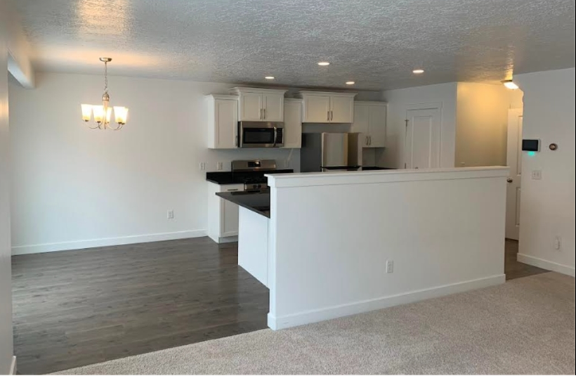 Building Photo - 458 S Pegasus Way