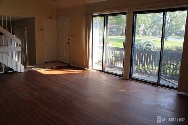 Building Photo - 157 Westgate Dr
