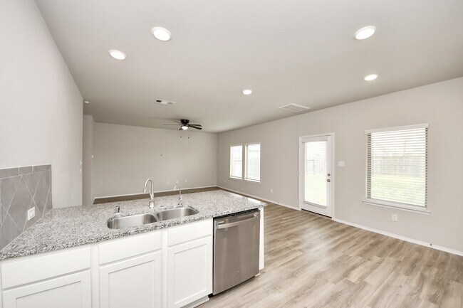 Building Photo - 6734 Scarlet Sagebrush St