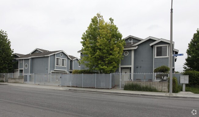Building Photo - 7922 Cypress Ave