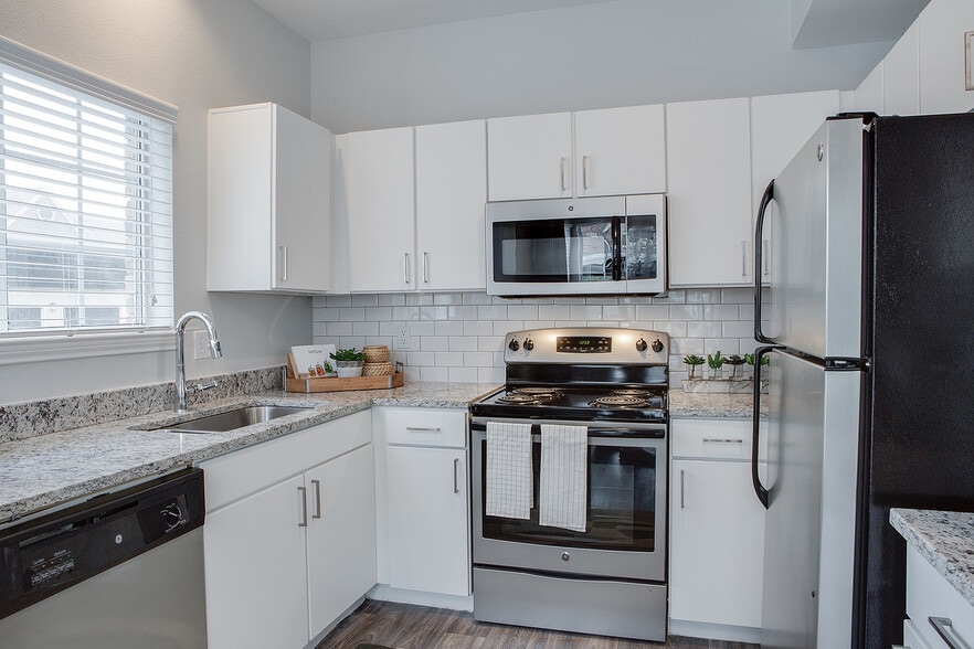 ResourceResidential17-30 - The Palmer at Las Colinas