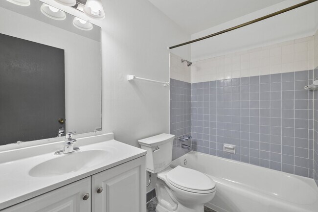 Building Photo - Large, updated, two bedroom available Febr...