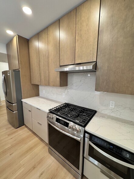 Building Photo - 85 W High St