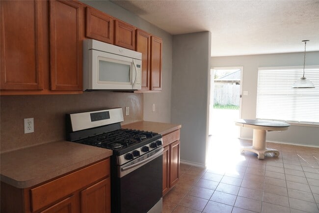 Building Photo - 4727 Live Meadow Ln