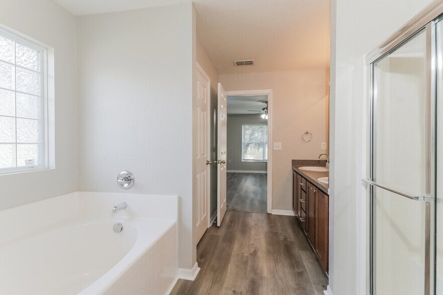 Building Photo - 7252 Sherman Hills Blvd