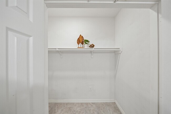 Building Photo - 396 Westchase St