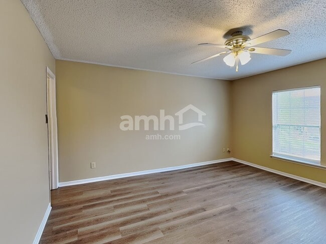 Building Photo - 10709 McClain Dr