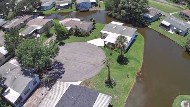 Building Photo - 79 N Meadow Dr