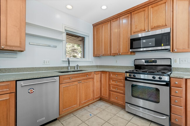 Building Photo - 1407 Leegate Rd NW