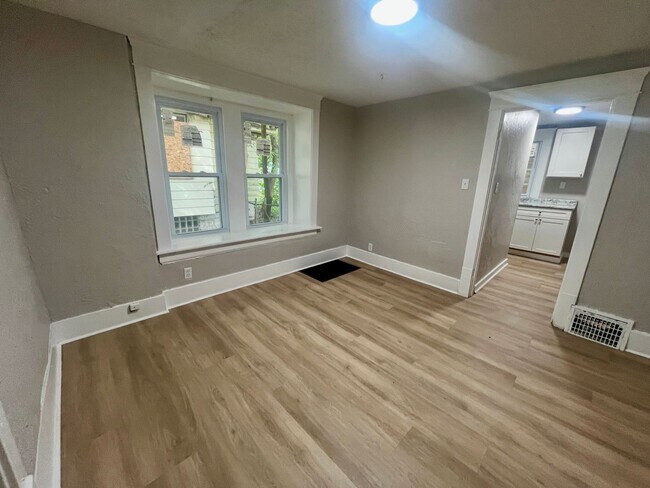Building Photo - 1141 McKinley Ave