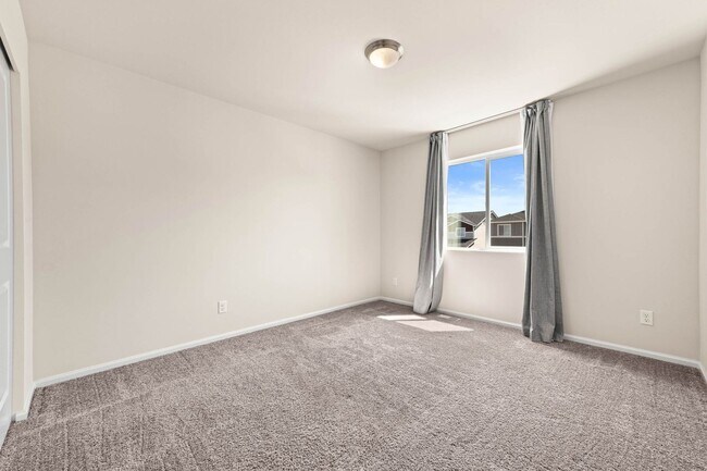 Building Photo - 15204 Prescott Lp SE