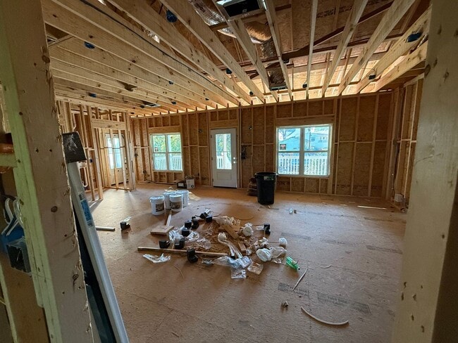 Building Photo - 1218 Rogers Rd