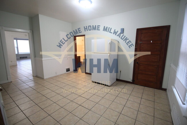 Building Photo - 1140 N 50th Pl