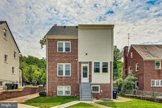 Building Photo - 3418 Pennsylvania Ave. SE