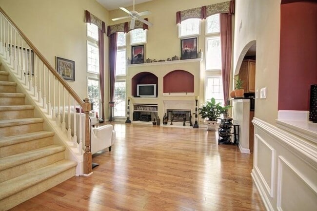 Building Photo - 4324 Canaan Way NE