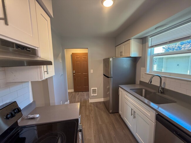 Building Photo - Standard Street Oasis Apartments