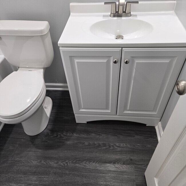 Building Photo - 13906 Ascott Dr