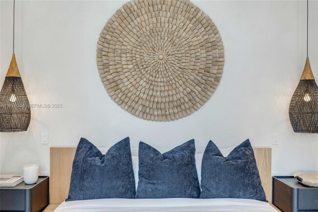 Building Photo - 1000 NW 9th Ct