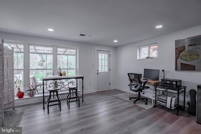 Building Photo - 3104 Gumwood Dr