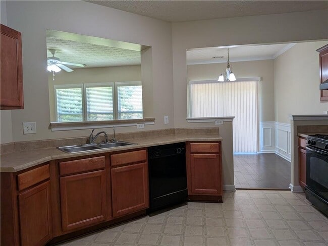 Building Photo - 4624 Windale Dr NW