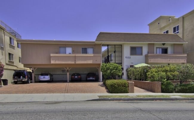 Building Photo - 1522 Centinela Ave