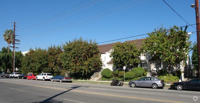 Building Photo - 4934 Coldwater Canyon Ave