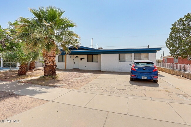 Building Photo - 9128 Diana Dr