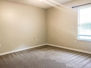 Building Photo - Home in Foxwood Estates