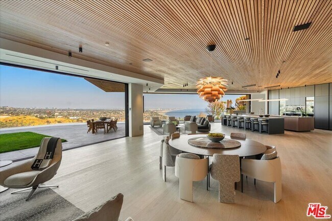 Building Photo - 766 Paseo Miramar