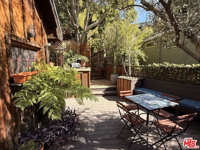 Building Photo - 2566 Verbena Dr