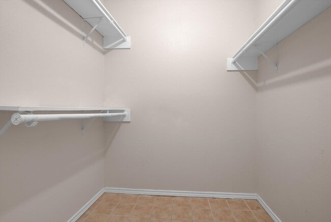 Building Photo - 5867 Village Forest Ct