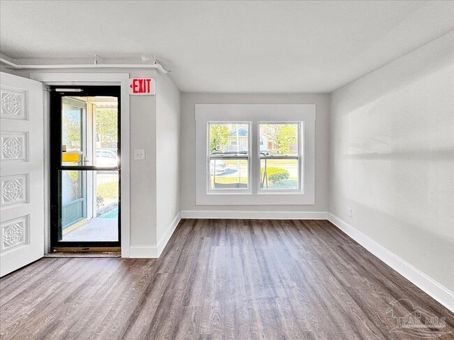 Building Photo - 1007 W Wright St