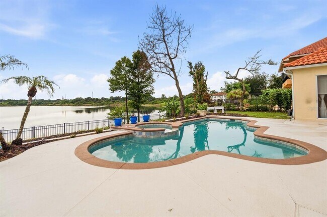 Building Photo - 8310 Tivoli Dr