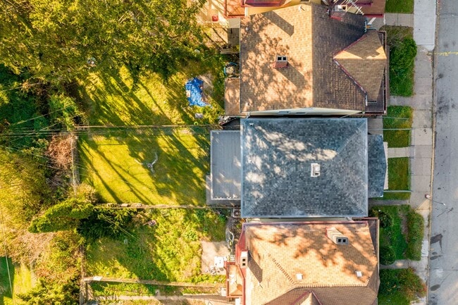 Building Photo - Stunning 3 bedroom home in Bon Air available September 1!