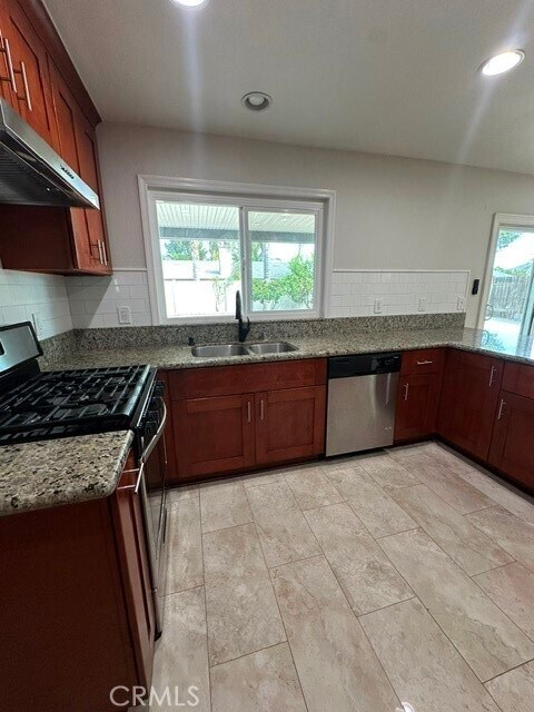 Building Photo - 26286 Topanga Way