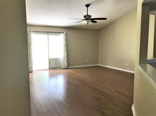 Building Photo - 335 Egan Dr