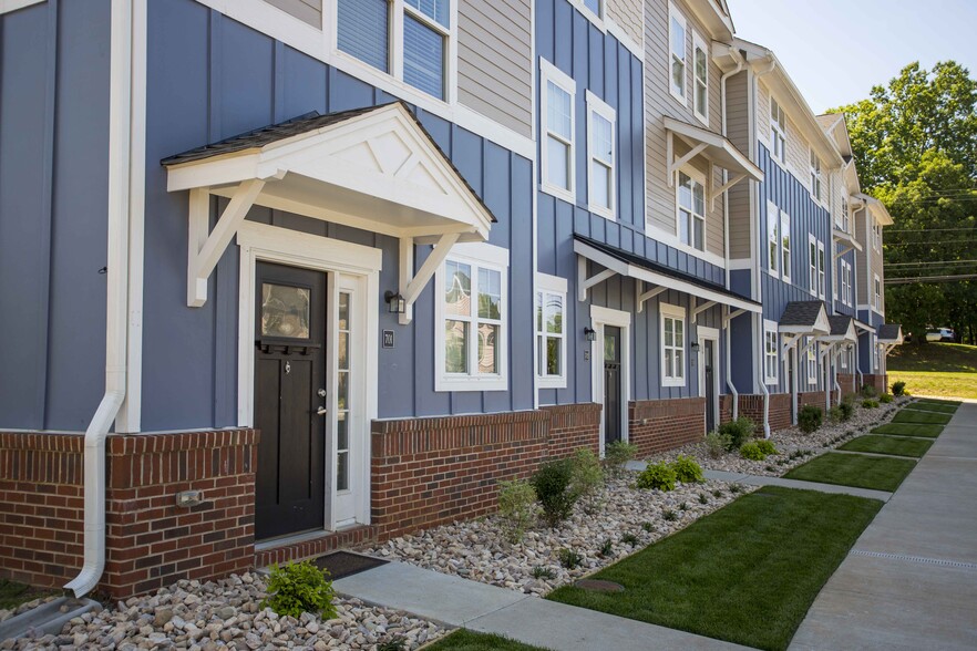 The Vue at College Square (Student Housing) 1600 Wards Ferry Rd