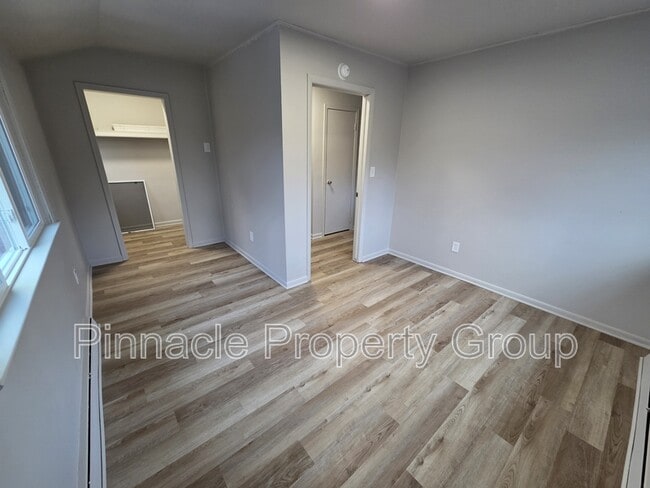 Building Photo - 834 N Leroy St