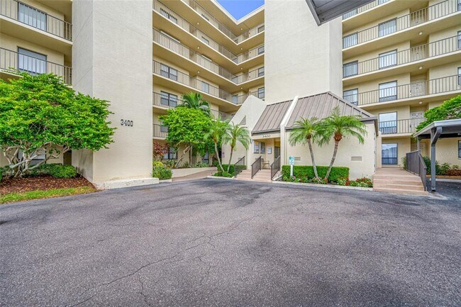 Primary Photo - 3400 Cove Cay Dr