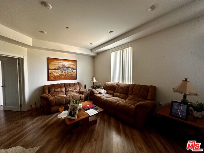 Building Photo - 5531 La Mirada Ave