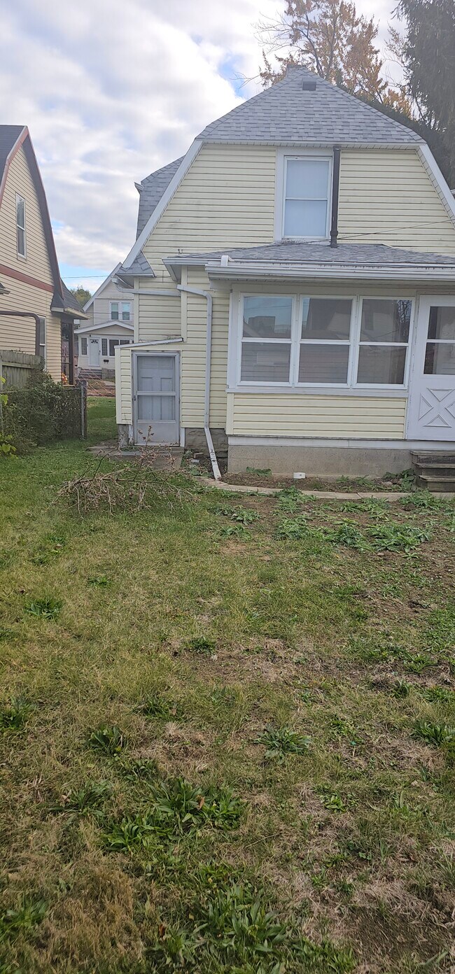 Building Photo - 49 Neise Ave