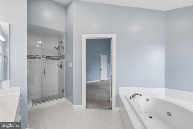 Building Photo - 6323 Barcroft Mews Dr