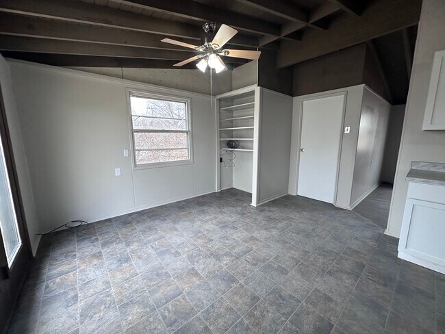 Building Photo - 403 Seminary-N