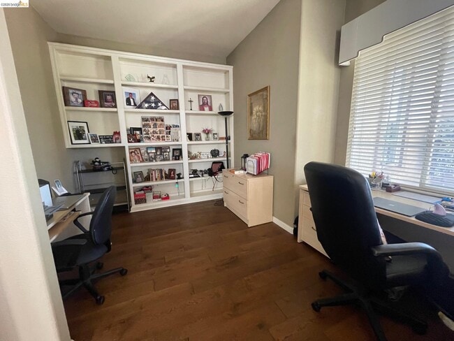 Building Photo - 92 Liberty Ln