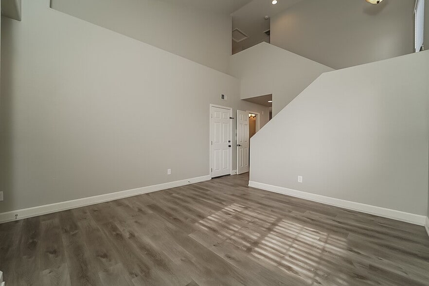 Building Photo - 5065 Pelican St