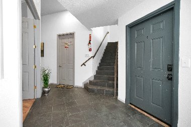 Building Photo - 1092 Calcot Pl