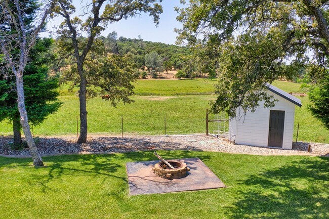 Building Photo - Escape to the Country – Beautiful 3 Bed, 2...