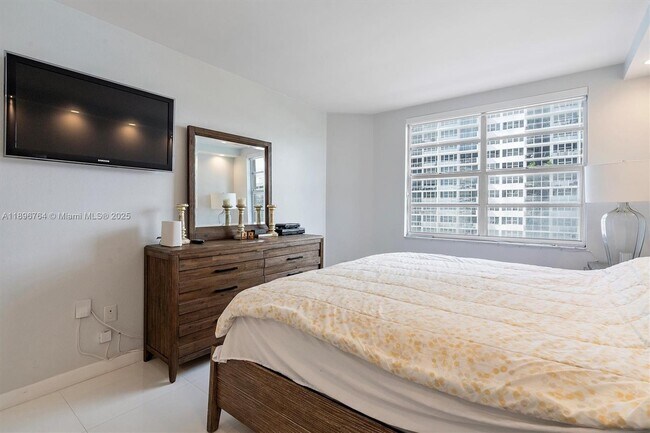 Building Photo - 1980 S Ocean Dr