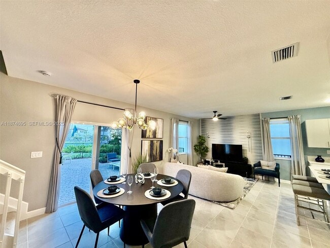 Building Photo - 2600 SE 25th St