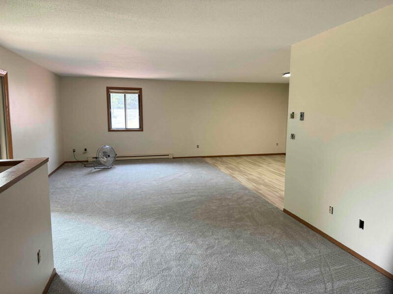Building Photo - 1011 Boxelder Ave